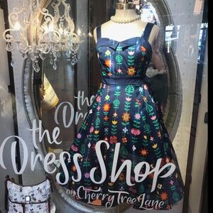 Disney Dress Shop IT’S A SMALL WORLD szL